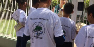 Agentes Mirins de Educação Ambiental divulgam coleta seletiva