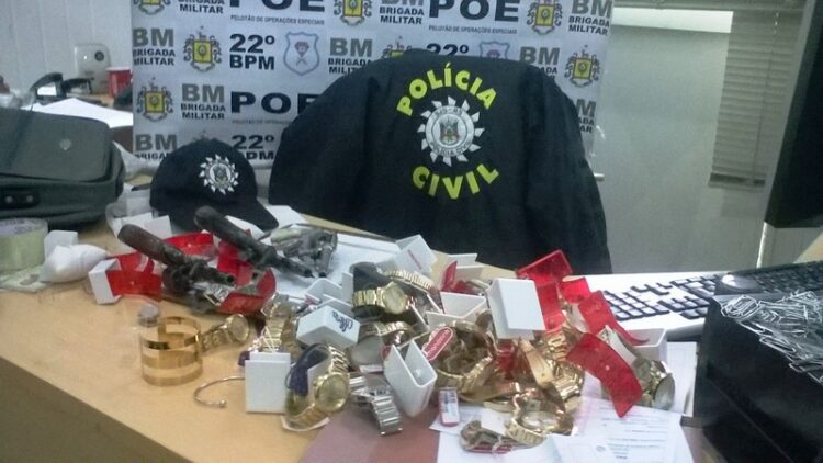 Cinco pessoas são presas por assalto em joalheria de Encantado