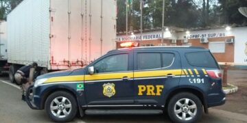 PRF prende condutor por uso de documento falso