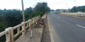 PRF autua veículos estacionados nas imediações da ponte sobre o Arroio Boa Vista