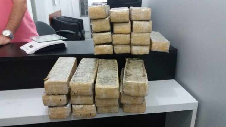 PRF apreende maconha em Forquetinha