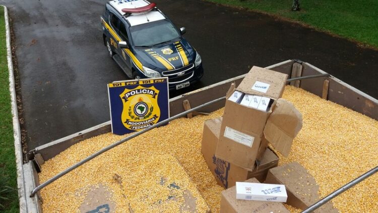PRF apreende em Lajeado 300 mil maços de cigarros contrabandeados do Paraguai