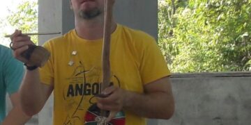 Encantadense parte para a França em busca de experiência na capoeira