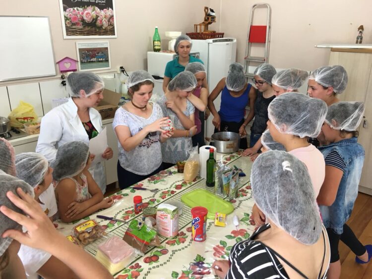 CRAS de Muçum e Dois Lajeados promove integração entre meninas
