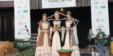 Chimarrão, tabaco e empresas metalmecânicas inspiram trajes oficiais das soberanas da 15ª Fenachim