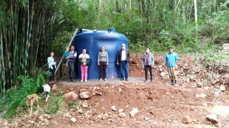 Entrega rede de água Linha Anita em Encantado