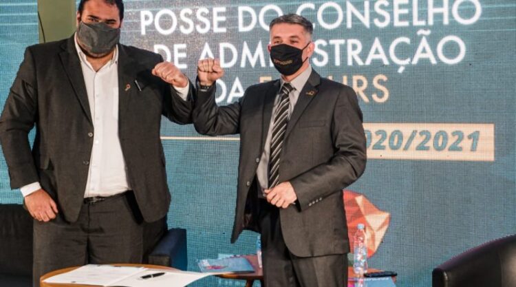 Maneco Hassen assume presidência da Famurs