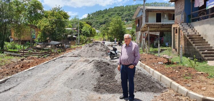 Prefeito de Encantado visita diversas obras em andamento no município