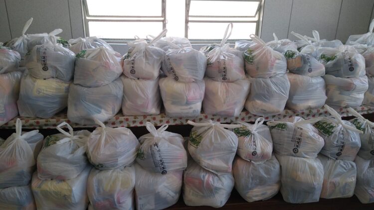 Educação investe 127 mil reais em kits de alimentos para famílias