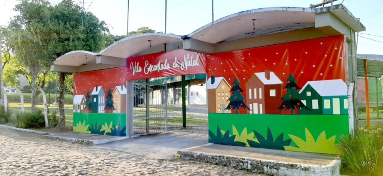 Procissão luminosa, acendimento das luzes e chegada do Papai Noel marcam abertura da programação natalina