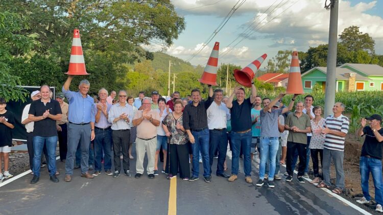 Primeira etapa do Asfalto Comunitário de Linha São Luís é inaugurada