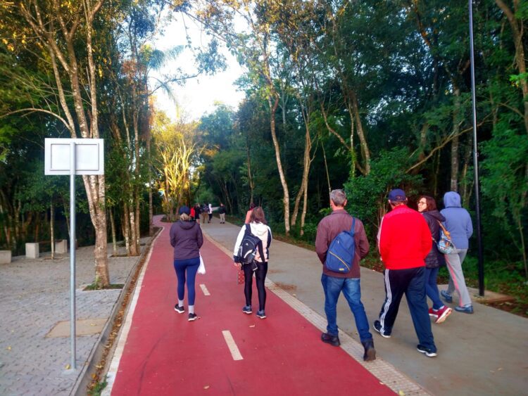 “Passeios na Colônia” realiza caminhada em Santa Clara do Sul