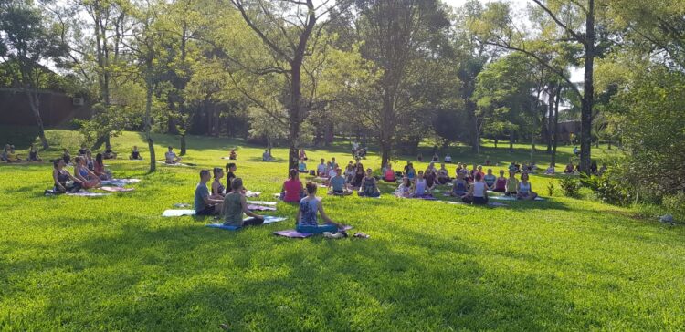 Projeto Yoga no Jardim será retomado neste sábado no Jardim Botânico de Lajeado