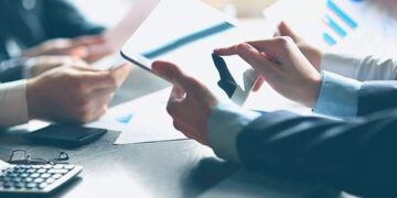Agentes do Programa Negócio a Negócio apresentam programa a empresas