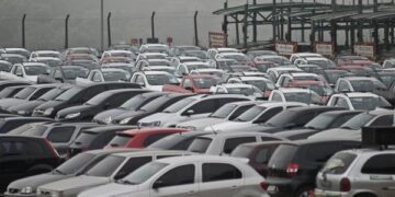 Venda de veículos novos registra queda de 25% no semestre