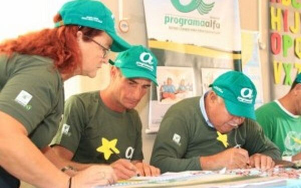 Anta Gorda oferece curso gratuito de alfabetização para adultos