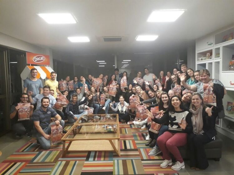 Alunos da Lumecep visitam a Docile Alimentos