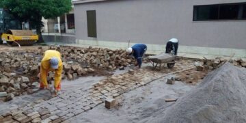 Secretaria de Obras realiza melhorias nas calçadas