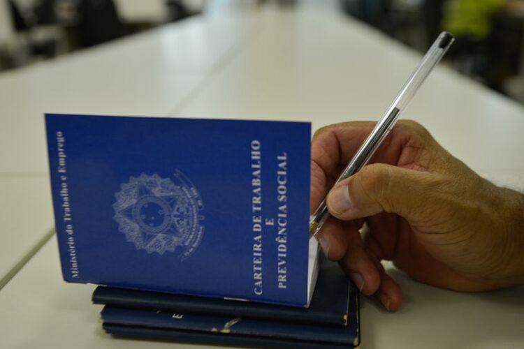 Abono salarial de 2017 começa a ser pago em 26 de julho