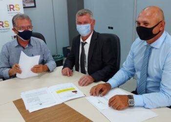 Dullius assina contrato do programa Pavimenta RS para asfaltamento da Rua Nicolau Zart