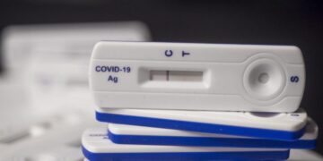 Decreto municipal cria declaração de afastamento do trabalho por Covid para reduzir filas em instituições de saúde