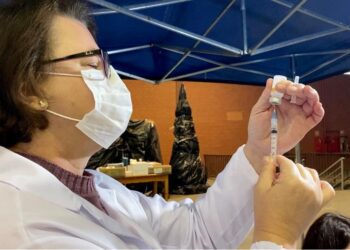 Vacinação contra a Covid-19 em Lajeado continua para maiores de 18 anos