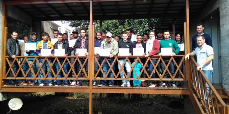Produtores concluem Curso de Boas Práticas Agrícolas na Produção de Erva-Mate
