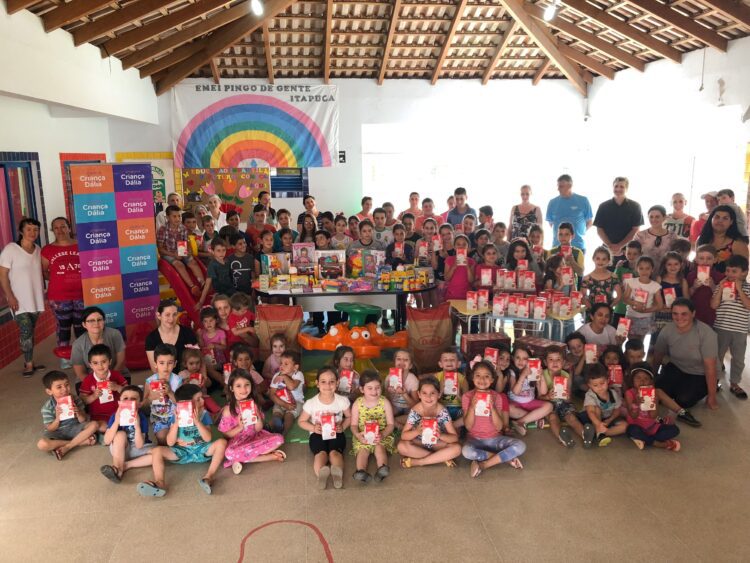 Criança Dália beneficia 288 estudantes de escolas em Itapuca