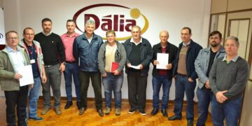 Condomínios Avícolas Marques de Souza e Cruzeiro do Sul assinam com a Plasson para início das obras