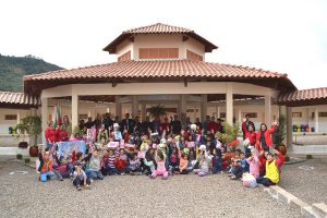 Material foi doado à escola no município de Putinga (Foto: Carina Marques)