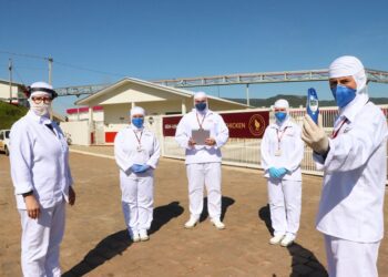 Padrões rigorosos de uso e desinfecção de máscaras são adotados também em unidades da Dália Alimentos em Arroio do Meio