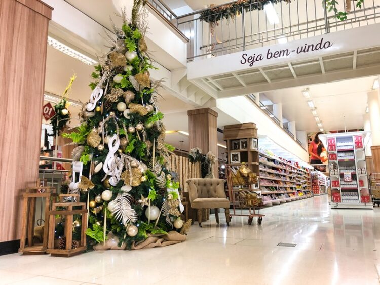 Dália Supermercados realiza o “Super Natal” e leva Papai Noel para as lojas de Encantado e Arroio do Meio