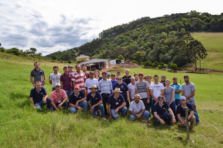 Tarde de Campo reúne associados da Dália no interior de Dois Lajeados