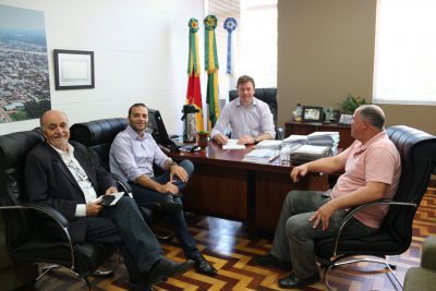 Assinatura aconteceu na sexta-feira (Foto: Divulgação)
