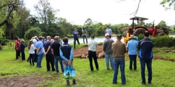 Dia de Campo em Estrela discute irrigação, solos, pastagens, dieta para bovinos e controle biológico