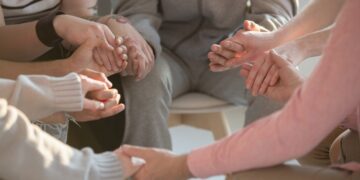 Ação alerta jovens sobre importância do diálogo para prevenção ao suicídio