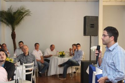 Sandro Faleiro falou sobre empreendedorismo a convite da ACI-E (Foto: Gisa Radaelli)