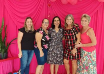 Delegada palestra para mulheres