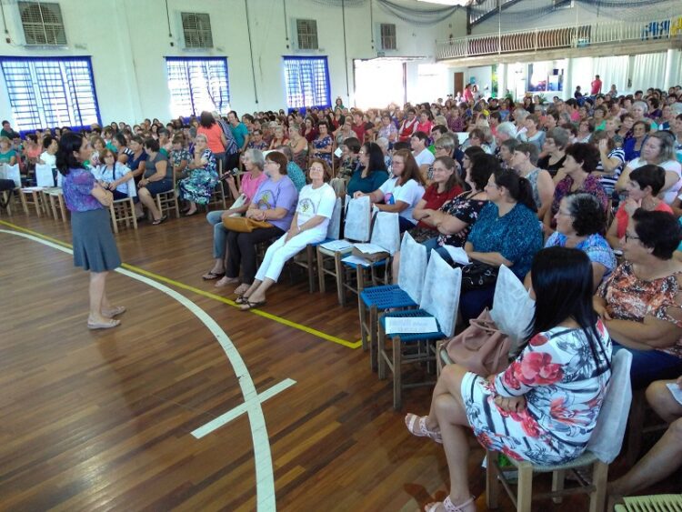 Encontro regional celebra o Dia Internacional da Mulher em Travesseiro