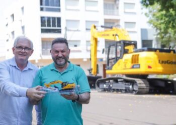 Estrela recebe escavadeira e minicarregadeira avaliadas em R$ 1,2 milhão