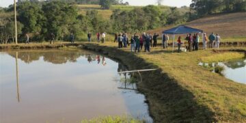 Evento em Arroio do Meio formaliza entrega de viveiros em piscicultura