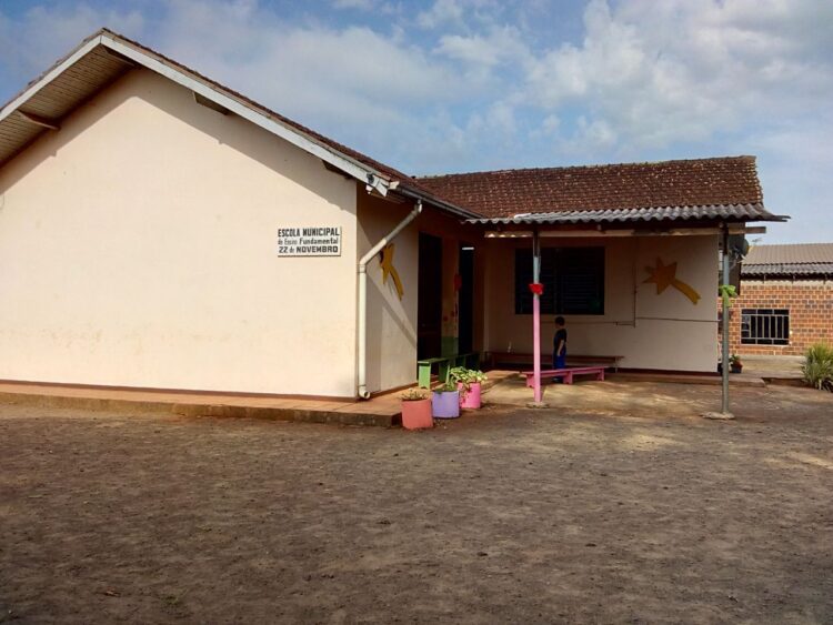 Fechamento da Escola 22 de Novembro volta à discussão