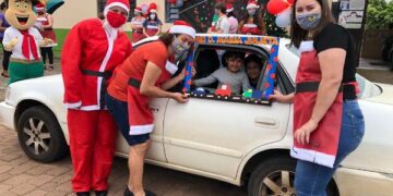 Educandário oportuniza visita ao Papai Noel por drive thru