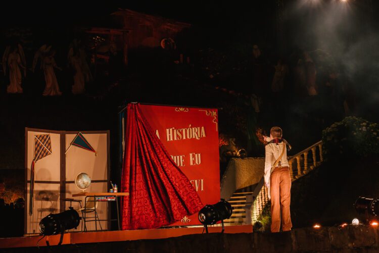 Espetáculo teatral “A História que eu escrevi” estará disponível até dia 30