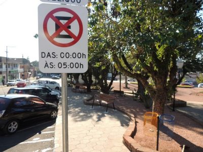 Proibido estacionar (Foto: Márcio Steiner)