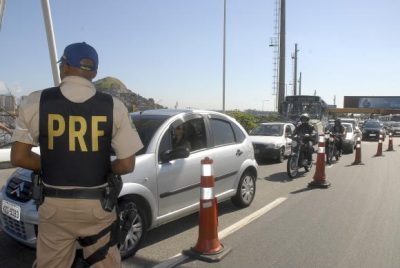 Operação da Polícia Rodoviária teve como meta reduzir acidentes e combater irregularidades praticadas por motoristas (Foto: Agência Brasil)