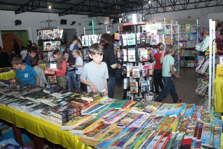 15º Feira Municipal do Livro ocorre em agosto