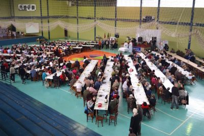 Centenas de idosos do município prestigiaram o evento realizado em 2015 (Foto: Rafael Simonis/Arquivo)