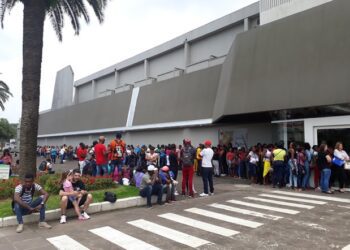 Vitrine de Oportunidades recebe 450 candidatos a vagas de emprego