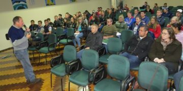 Emater/RS-Ascar apresenta painel no 11º Fórum Tecnológico do Leite de Teutônia